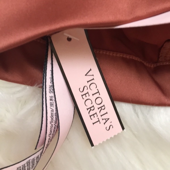 VICTORIA’S SECRET BRALETTE SET - Picture 11 of 11